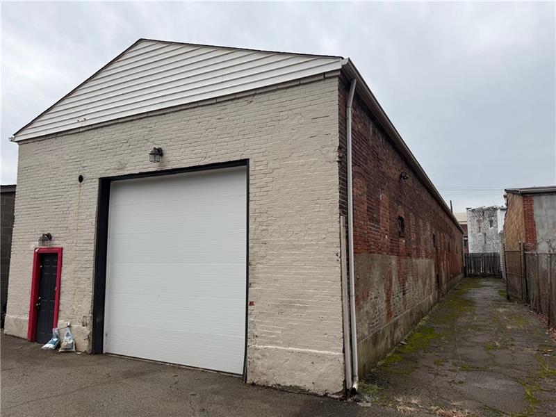 454 W 8th Ave Photo 1