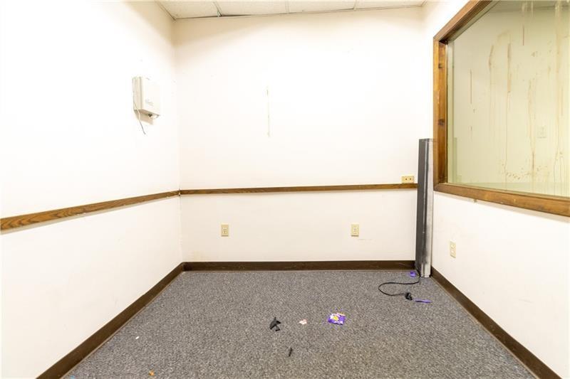 454 W 8th Ave Photo 11