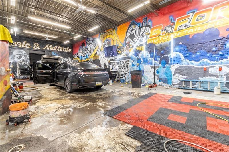 454 W 8th Ave Photo 3