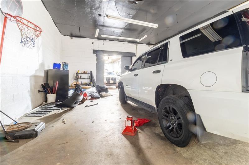 454 W 8th Ave Photo 5