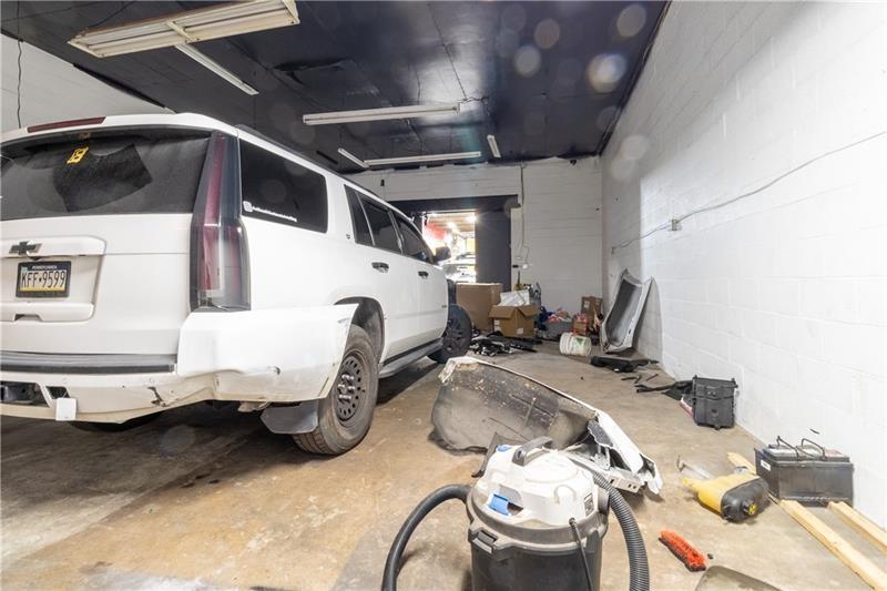 454 W 8th Ave Photo 6