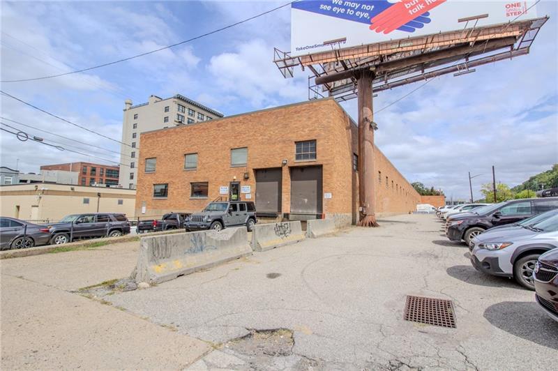 1601 Liberty Ave Photo 4