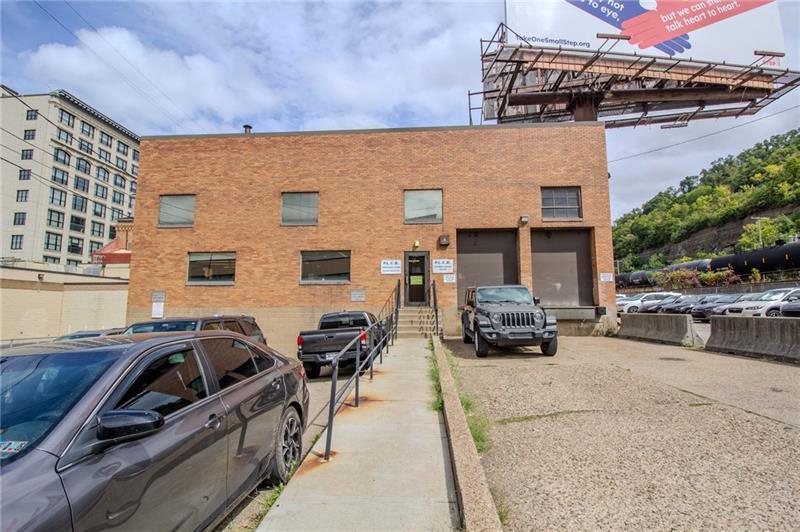 1601 Liberty Ave Photo 5