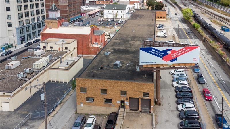 1601 Liberty Ave Photo 9