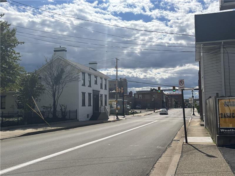 409 Depot St Photo 3