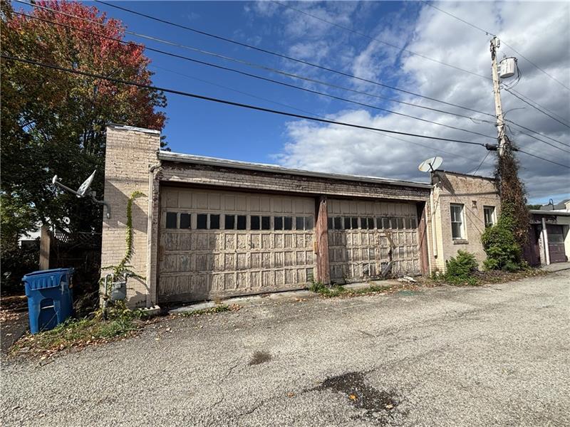 409 Depot St Photo 6