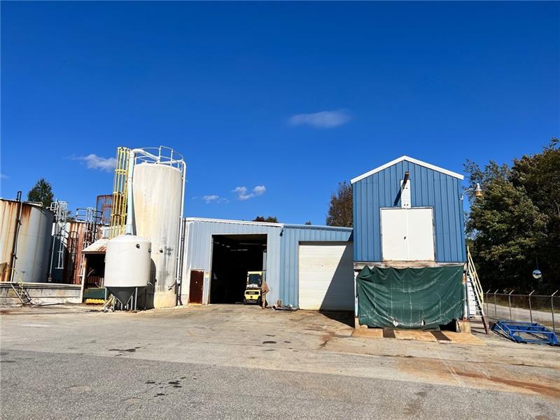 931 Bells Mills Road Photo 1