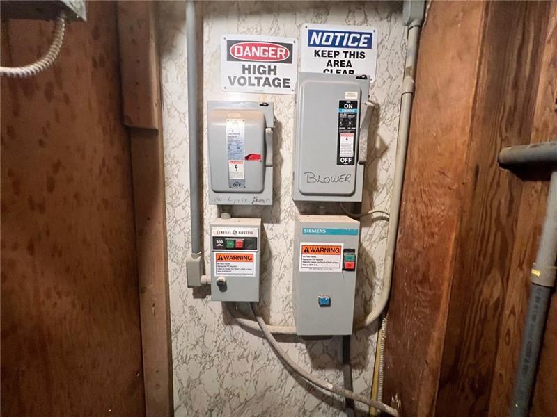 931 Bells Mills Road Photo 11