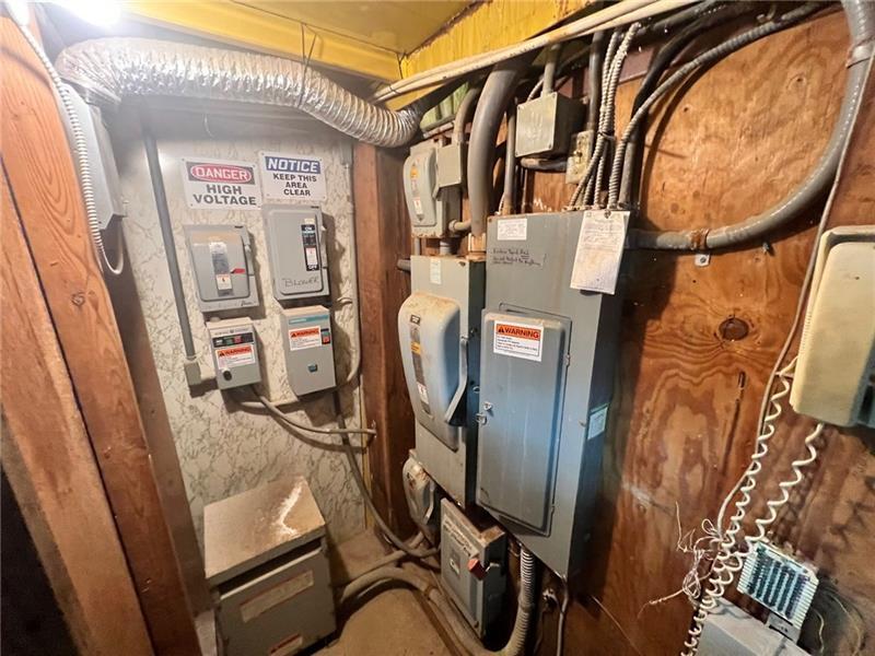 931 Bells Mills Road Photo 12