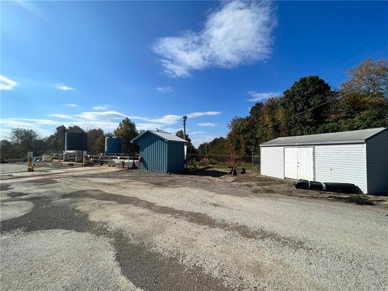 931 Bells Mills Road Photo 16