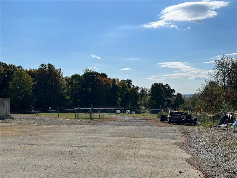 931 Bells Mills Road Photo 18