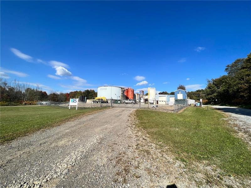 931 Bells Mills Road Photo 2