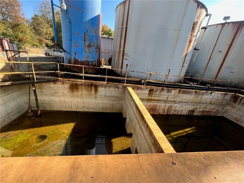 931 Bells Mills Road Photo 6