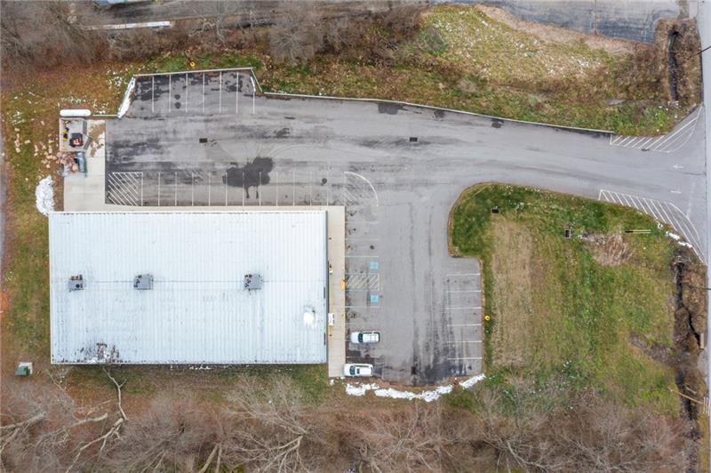 1221 Lawrence Ave Photo 15