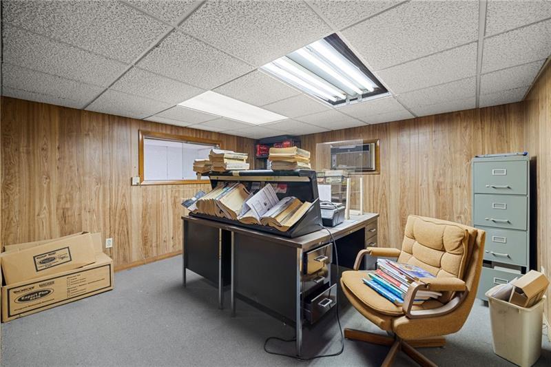 910 Factory Ave Photo 14