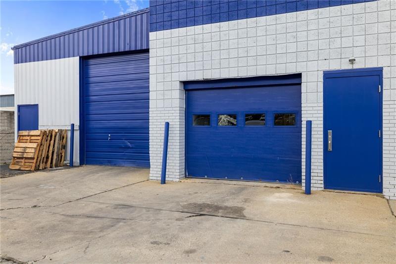 910 Factory Ave Photo 2