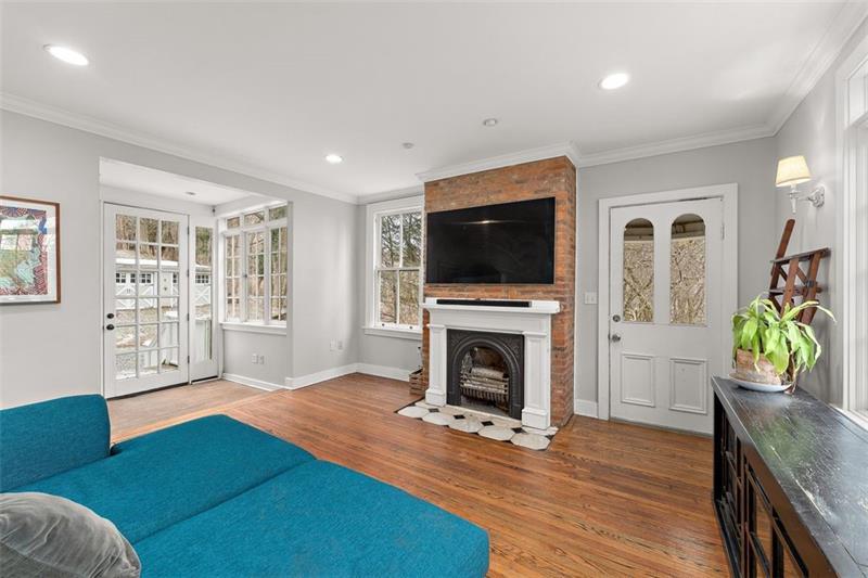 732 Orchard Terrace