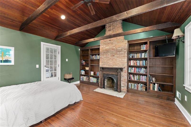 732 Orchard Terrace