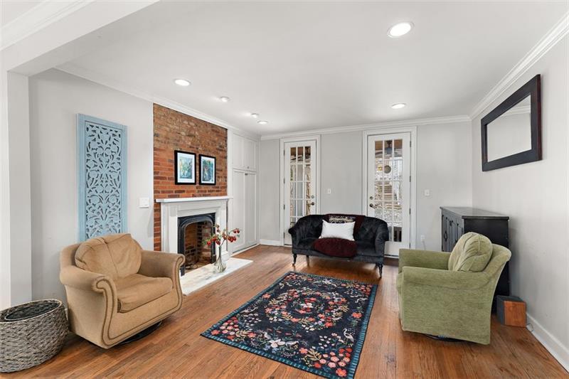 732 Orchard Terrace