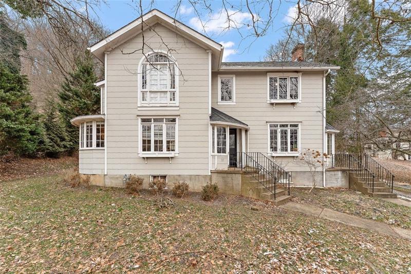 732 Orchard Terrace