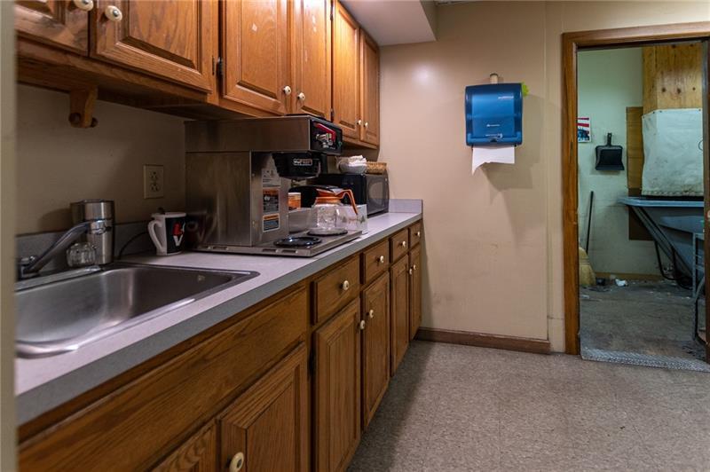 1 Victor Way Photo 11