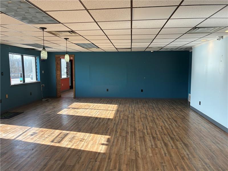 5652 William Penn Hwy Photo 2