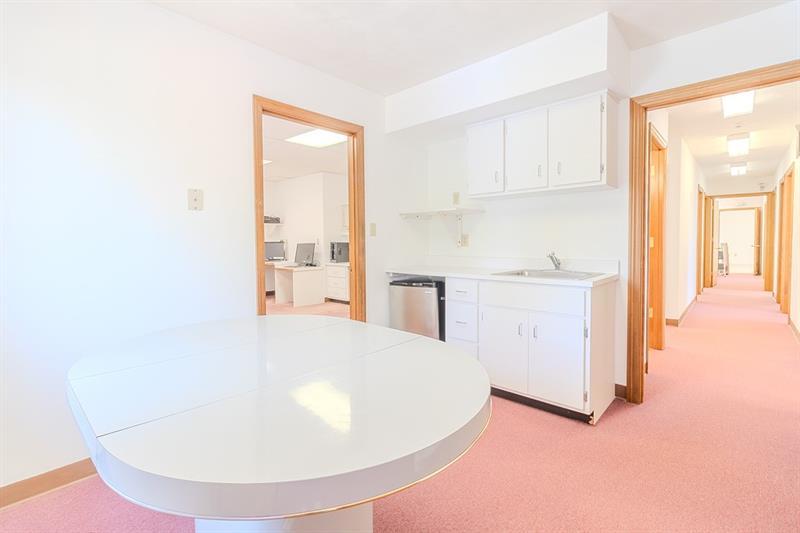 1027 W Main St Photo 16