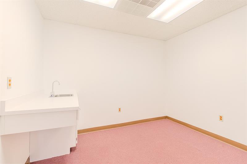 1027 W Main St Photo 20