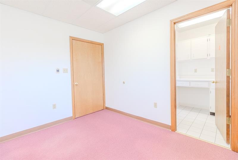 1027 W Main St Photo 24