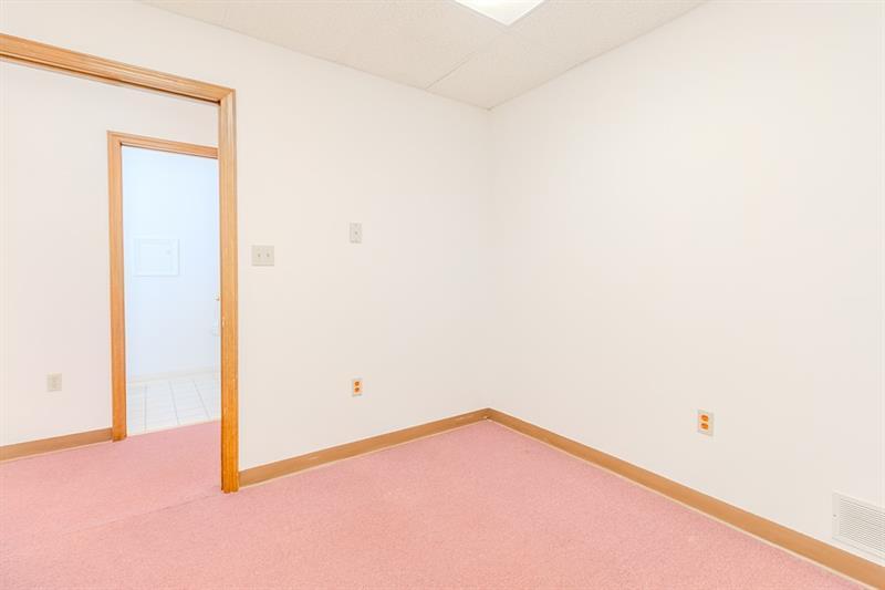 1027 W Main St Photo 28