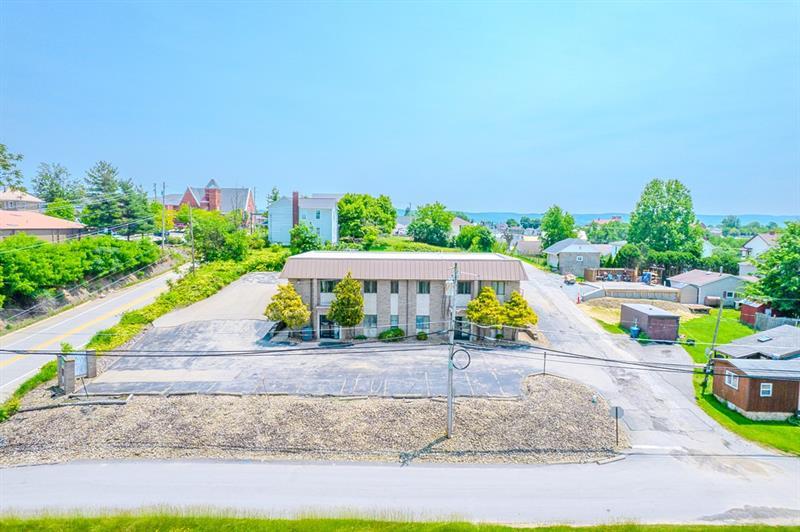 1027 W Main St Photo 3