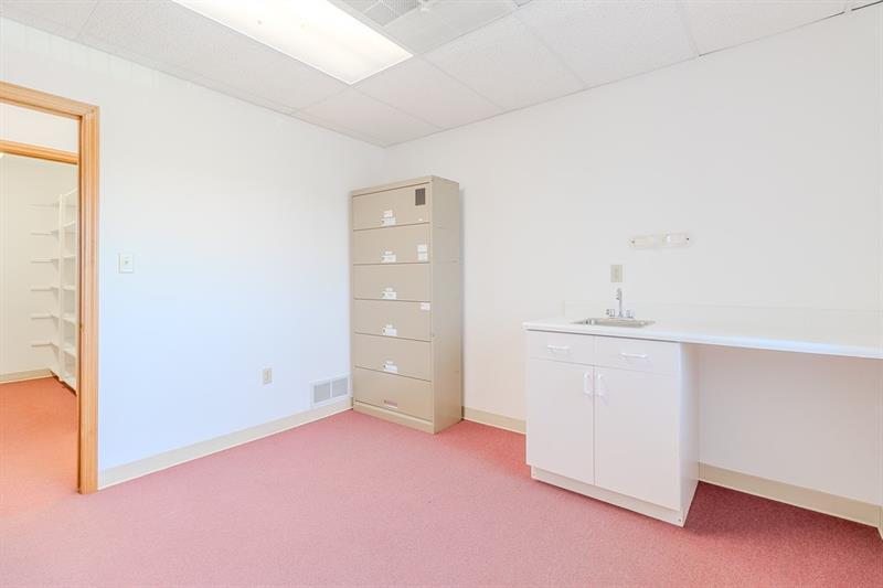 1027 W Main St Photo 32