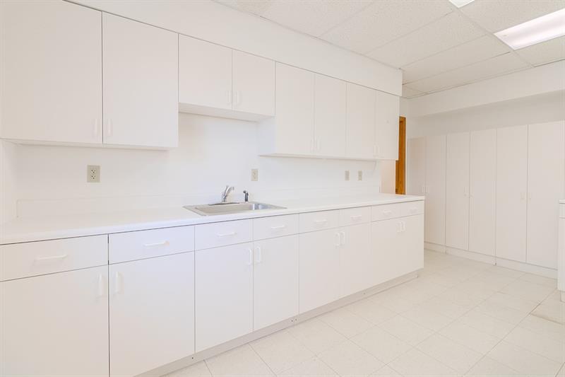 1027 W Main St Photo 35