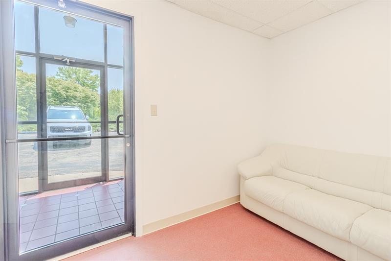 1027 W Main St Photo 39