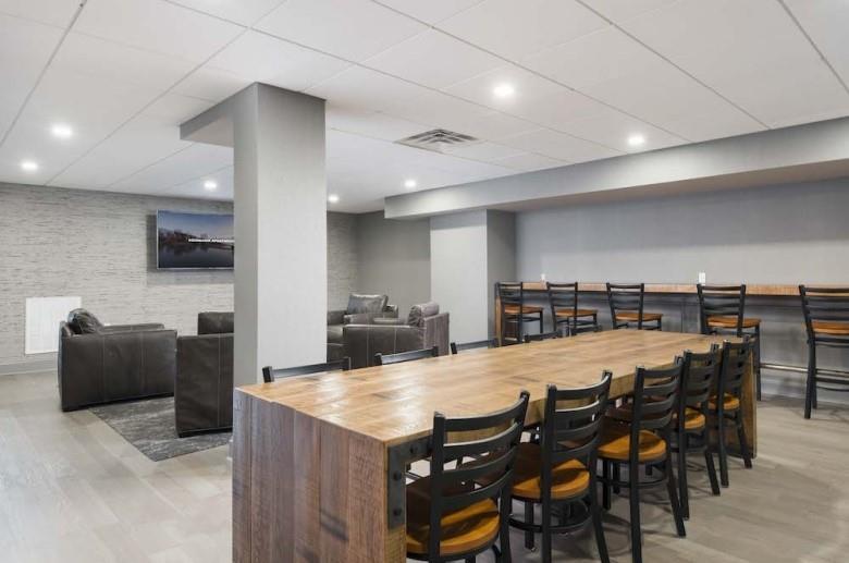 401 Shady Ave #C-204