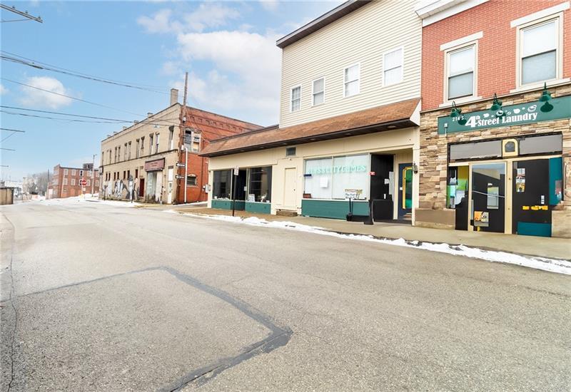 212 S 4th St Photo 2