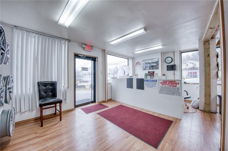 1080 3rd St Photo 12