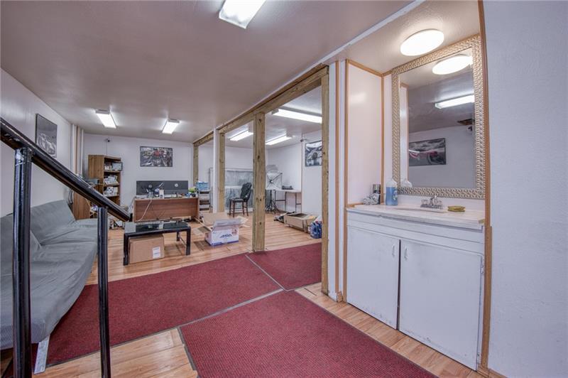 1080 3rd St Photo 16