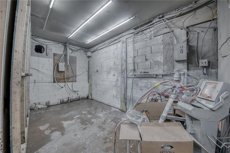 1080 3rd St Photo 45