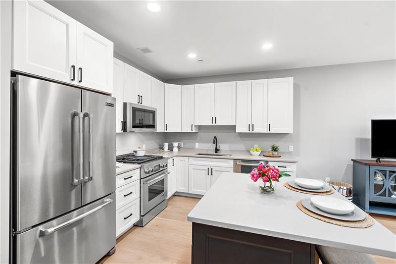 350 Oliver Avenue #1605