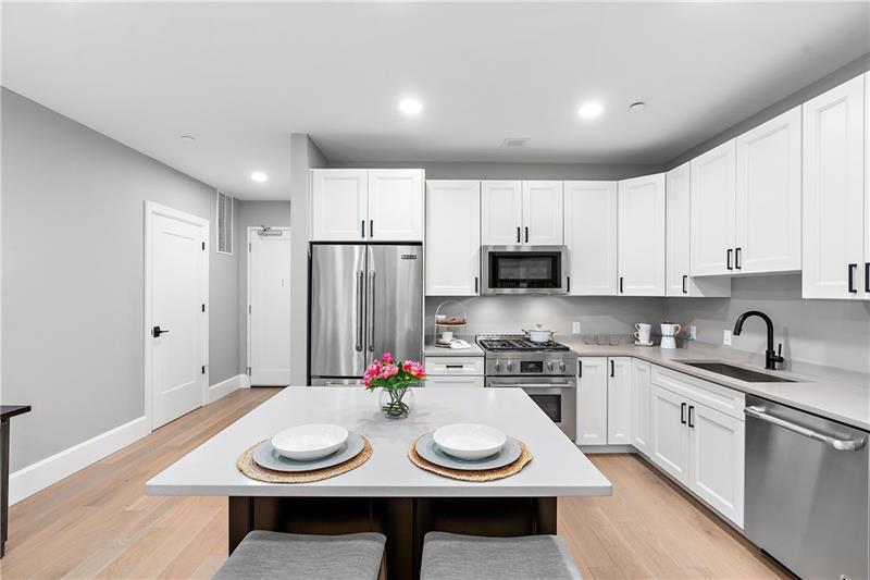 350 Oliver Avenue #1605
