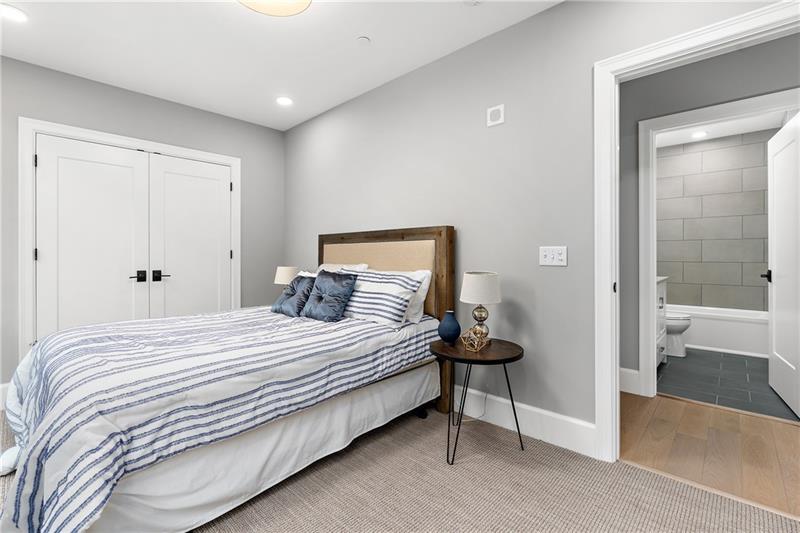 350 Oliver Avenue #1605