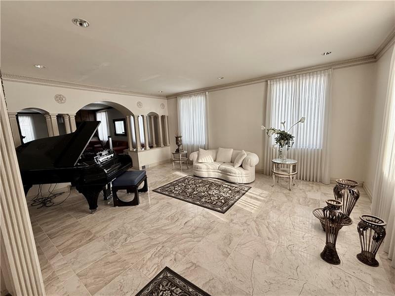 206 Fairview Rd