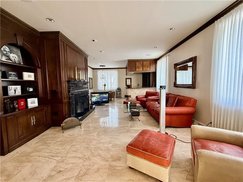 206 Fairview Rd