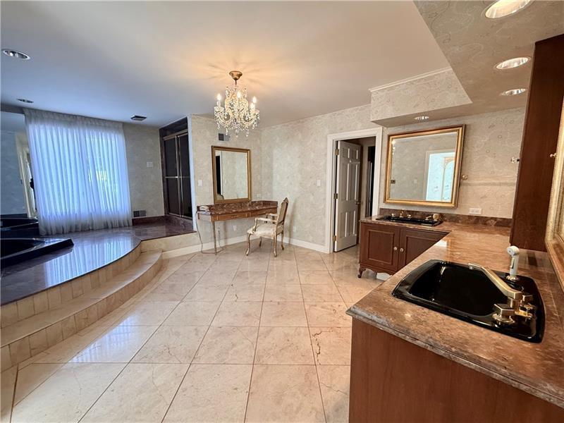 206 Fairview Rd