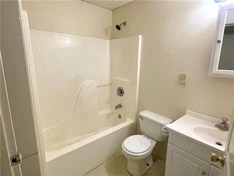 321 Grove City Road Photo 18