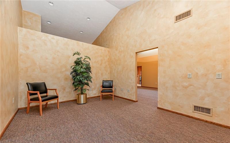 2857 Oxford Boulevard Photo 15