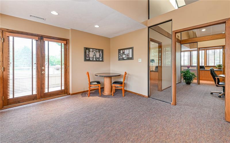 2857 Oxford Boulevard Photo 23