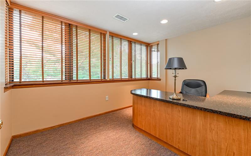 2857 Oxford Boulevard Photo 29