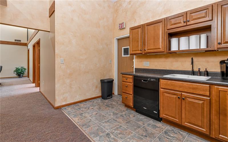 2857 Oxford Boulevard Photo 33